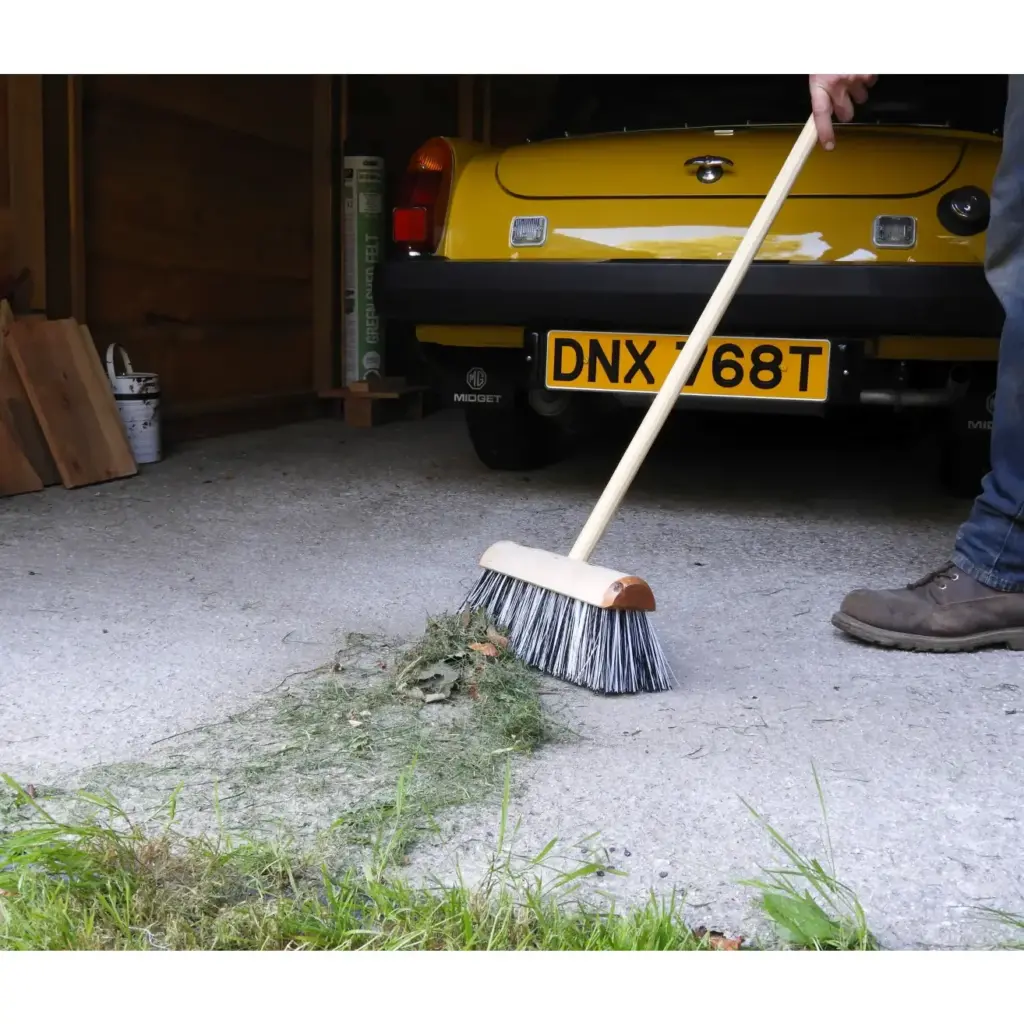 Brooms & Brushes