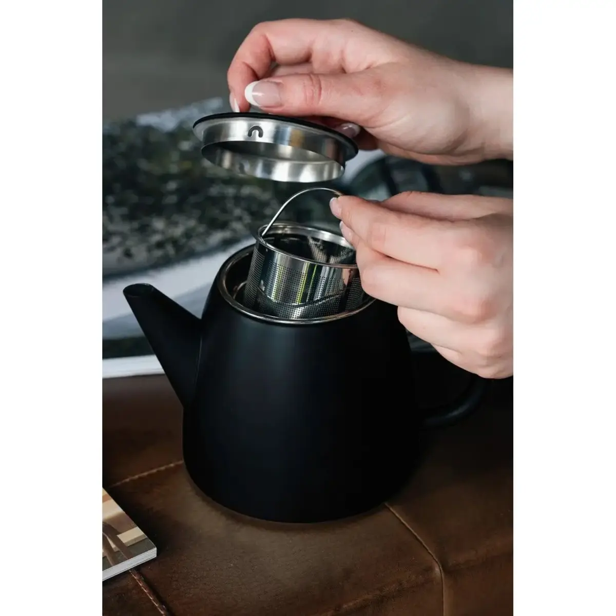 Cafe Ole Kelham Teapot Black 600ml