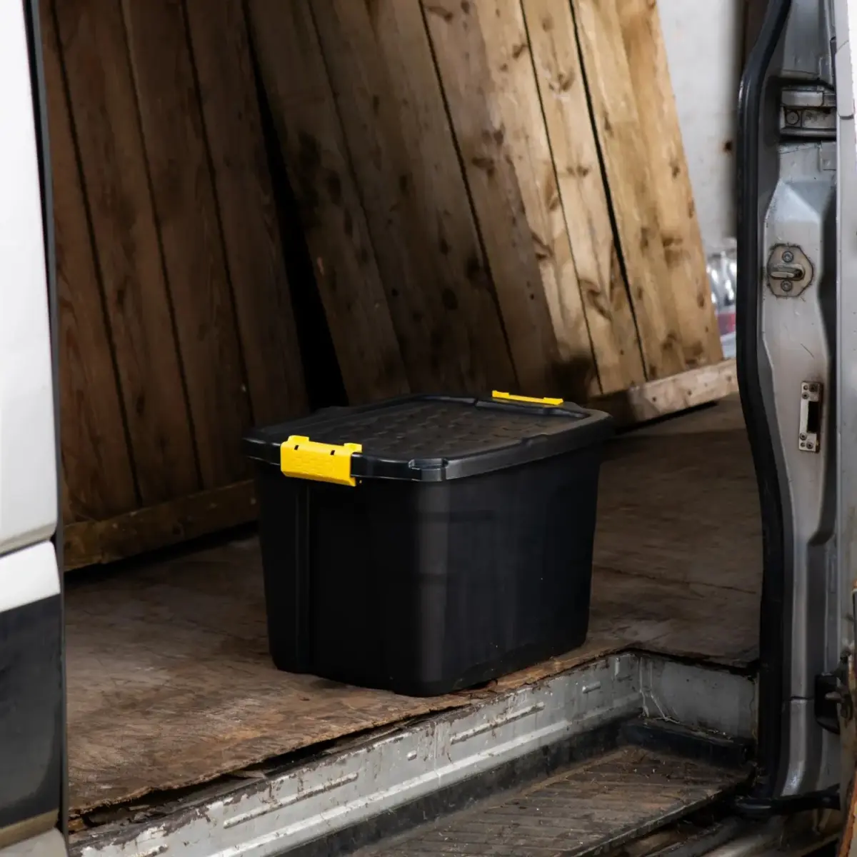 STR0370_1 Strata Heavy Duty Storage Box & Lid 42 Litres