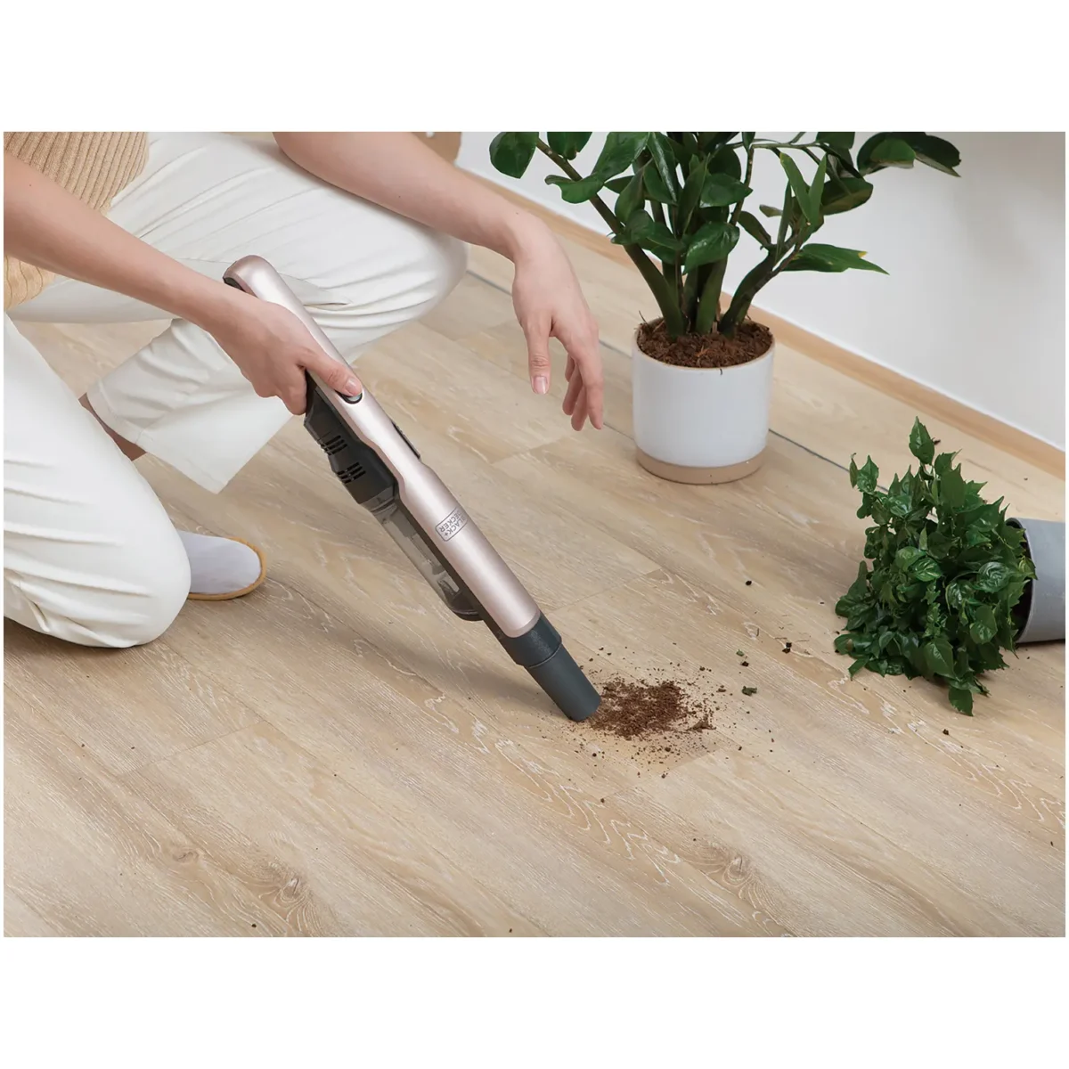 Black+Decker Brushless Hand Vacuum 12 volt - Image 9