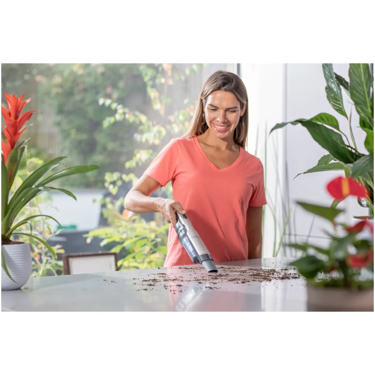 Black+Decker Brushless Hand Vacuum 12 volt - Image 10