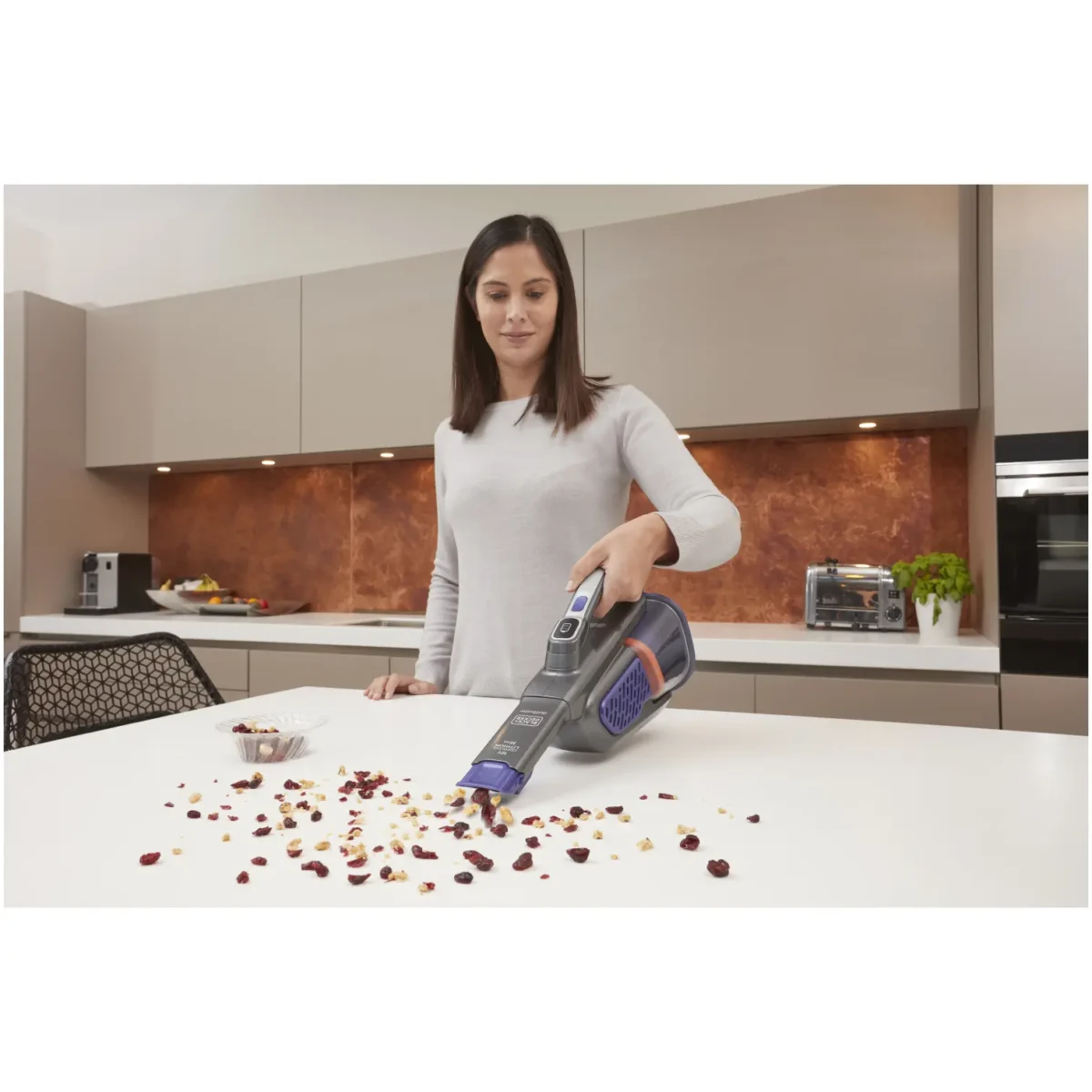 Black+Decker 18v Cordless Dustbuster - Image 15