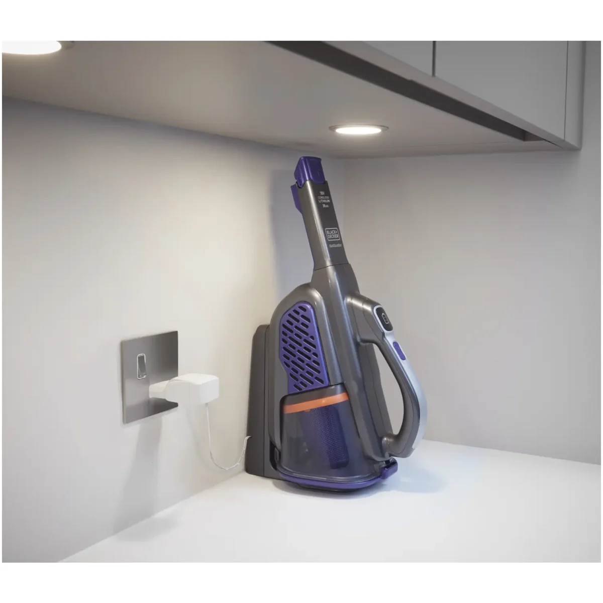 Black+Decker 18v Cordless Dustbuster - Image 22