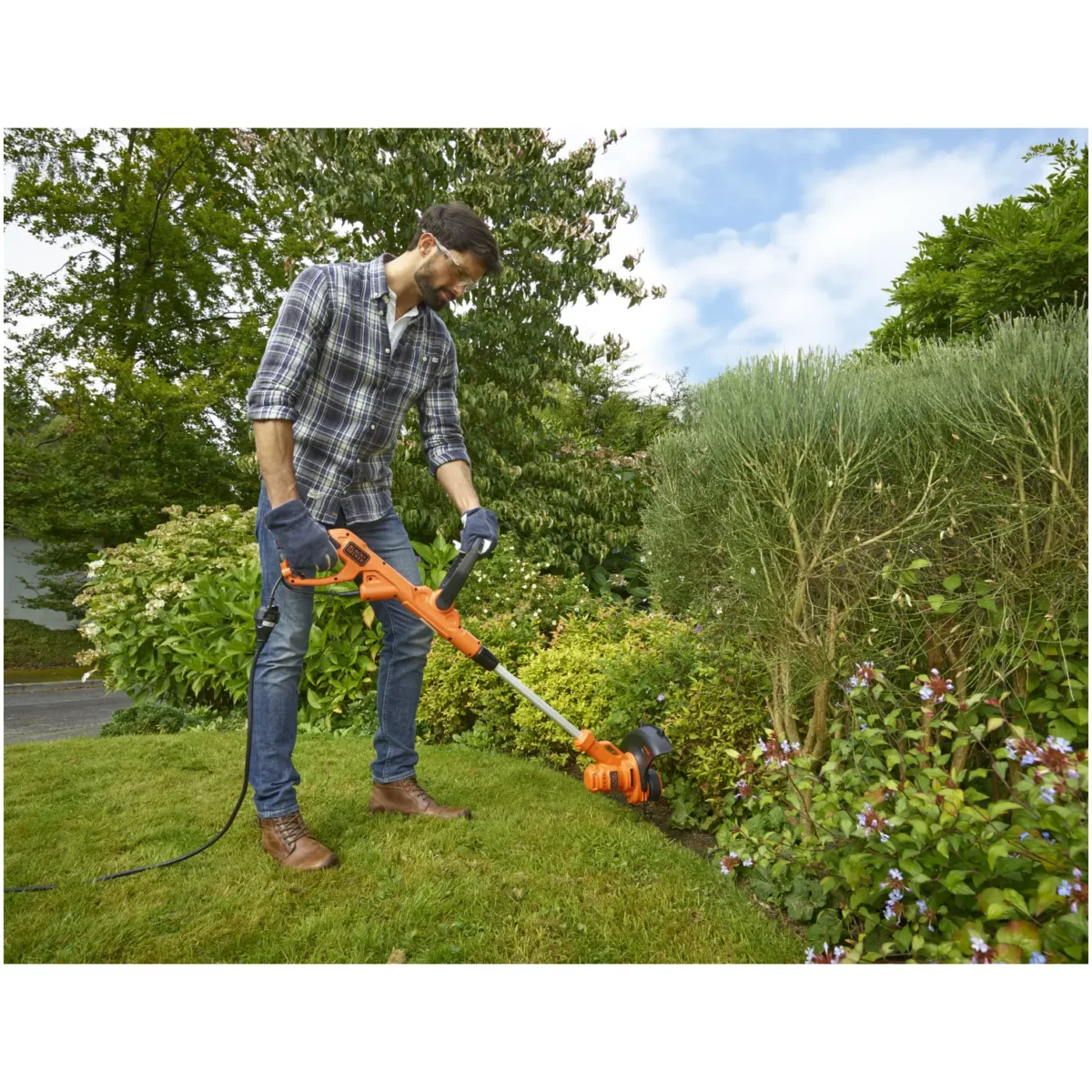 Black+Decker Trim & Edge Reflex Strimmer 450w 25cm - Image 3
