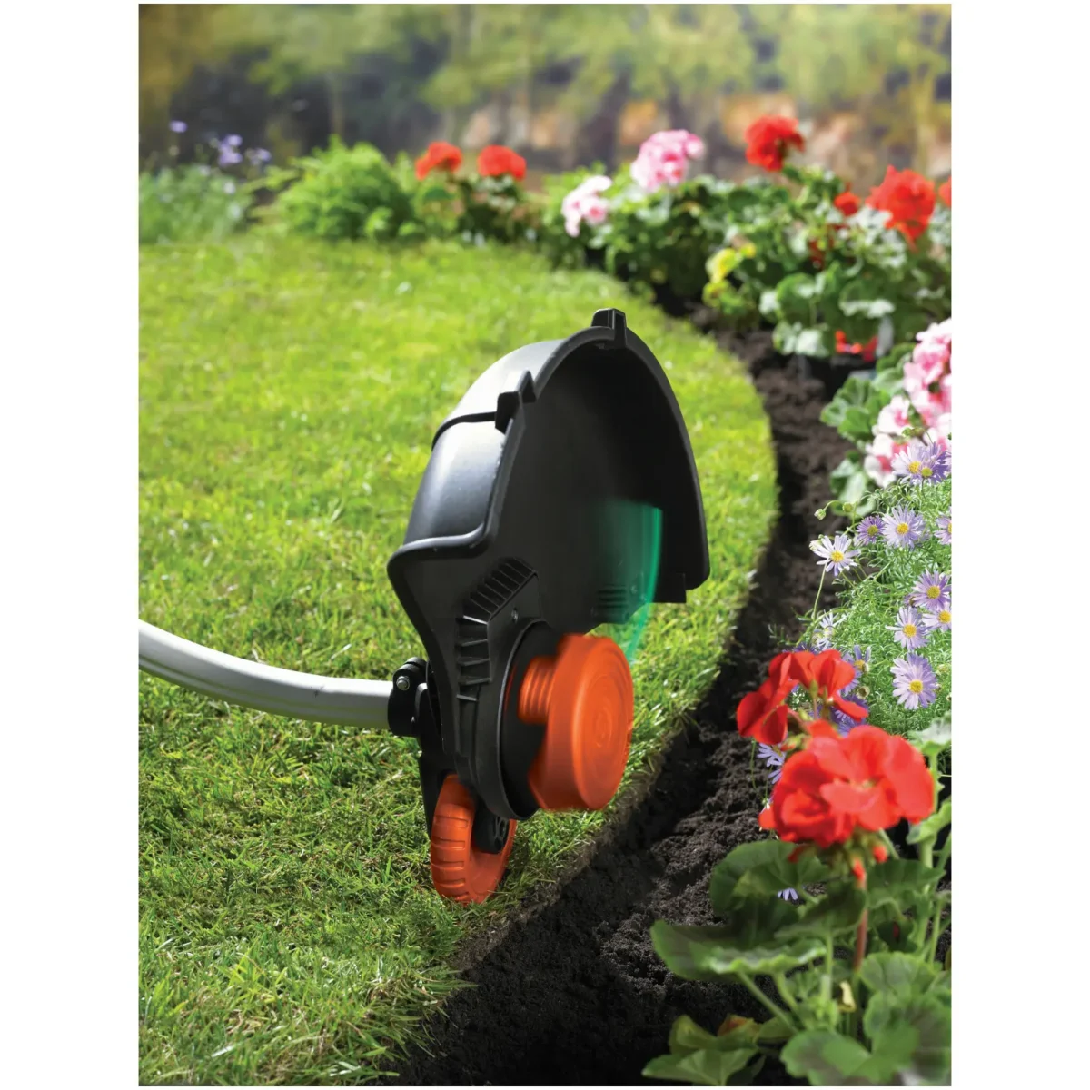 Black+Decker Trim & Edge Reflex Strimmer 900w 35cm - Image 5