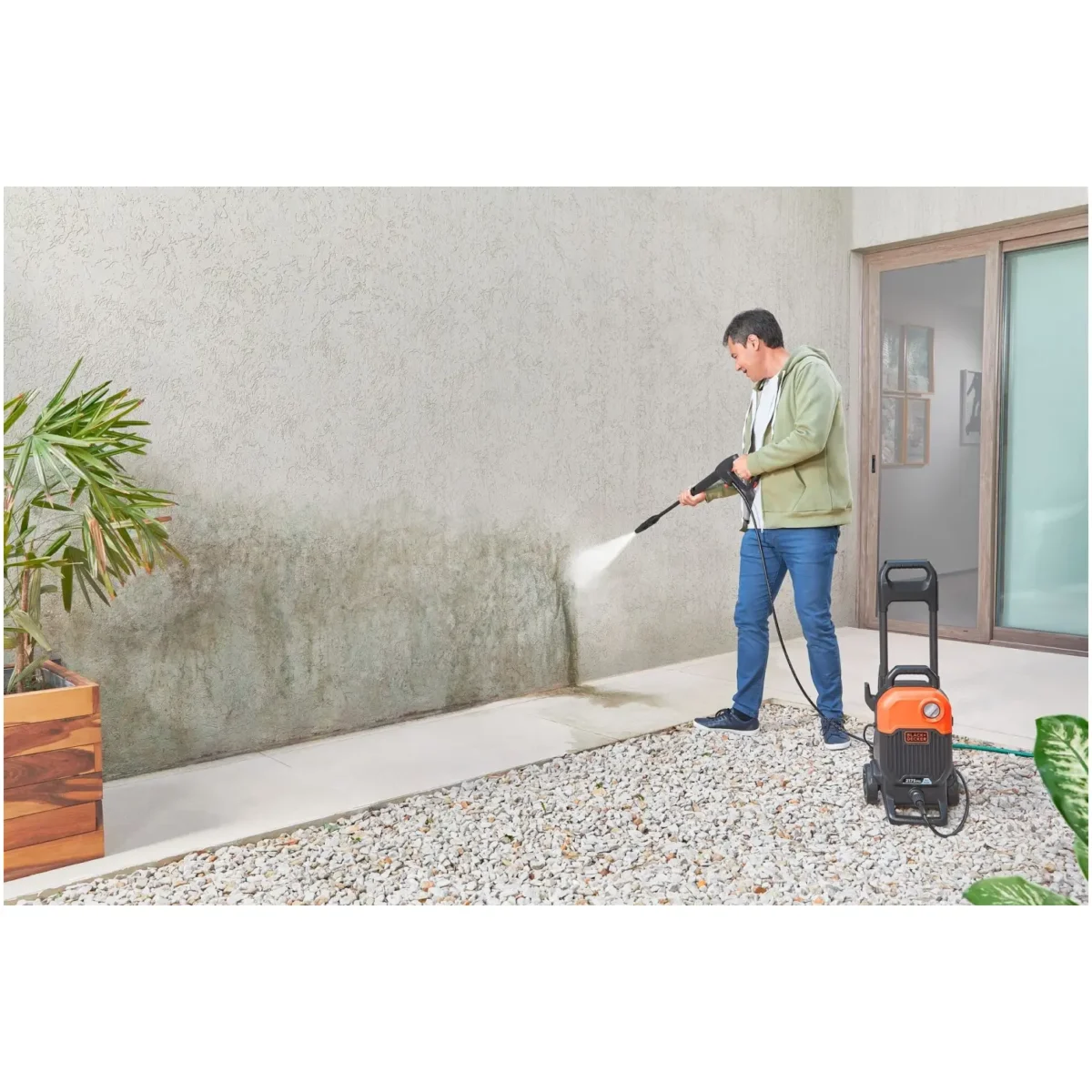 Black+Decker Pressure Washer 2000w - Image 15
