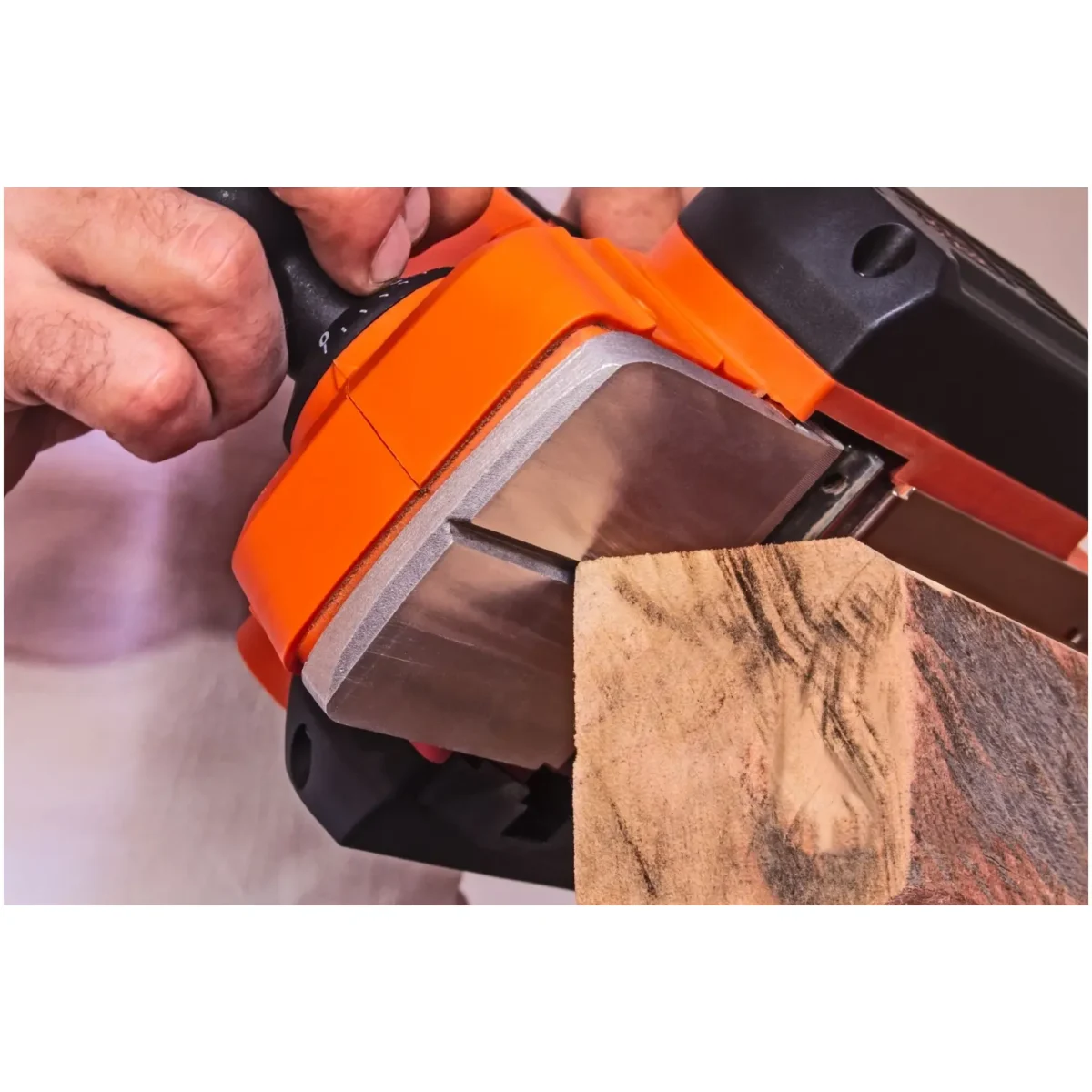 Black & Decker Planer 710w - Image 3