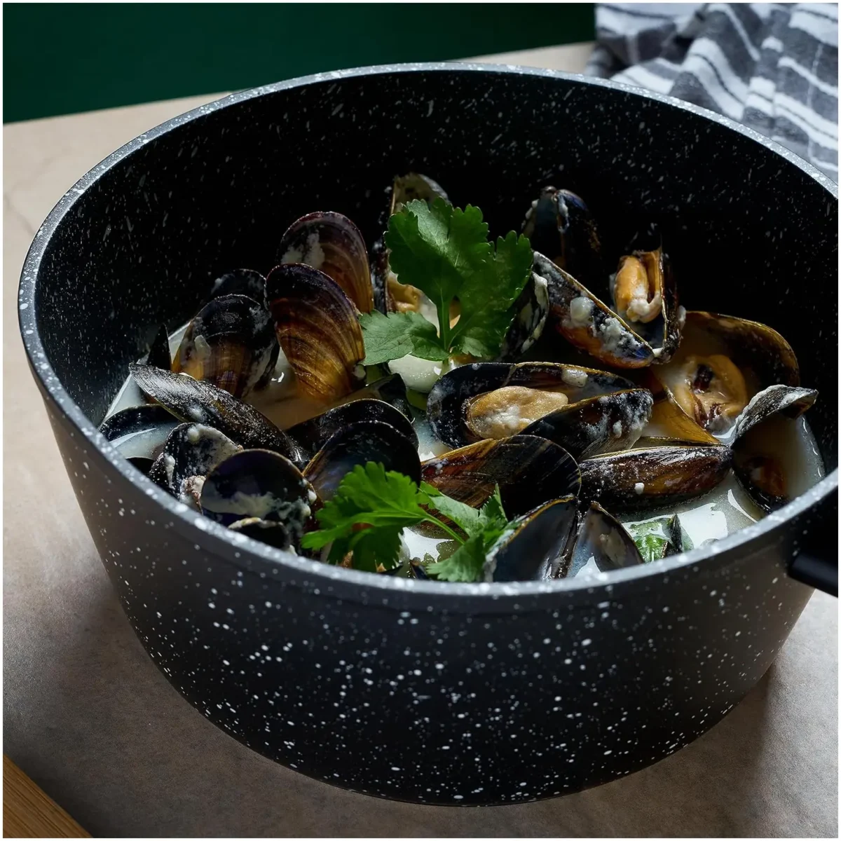 Blackmoor 20cm Sauce Pan & Lid - Image 6