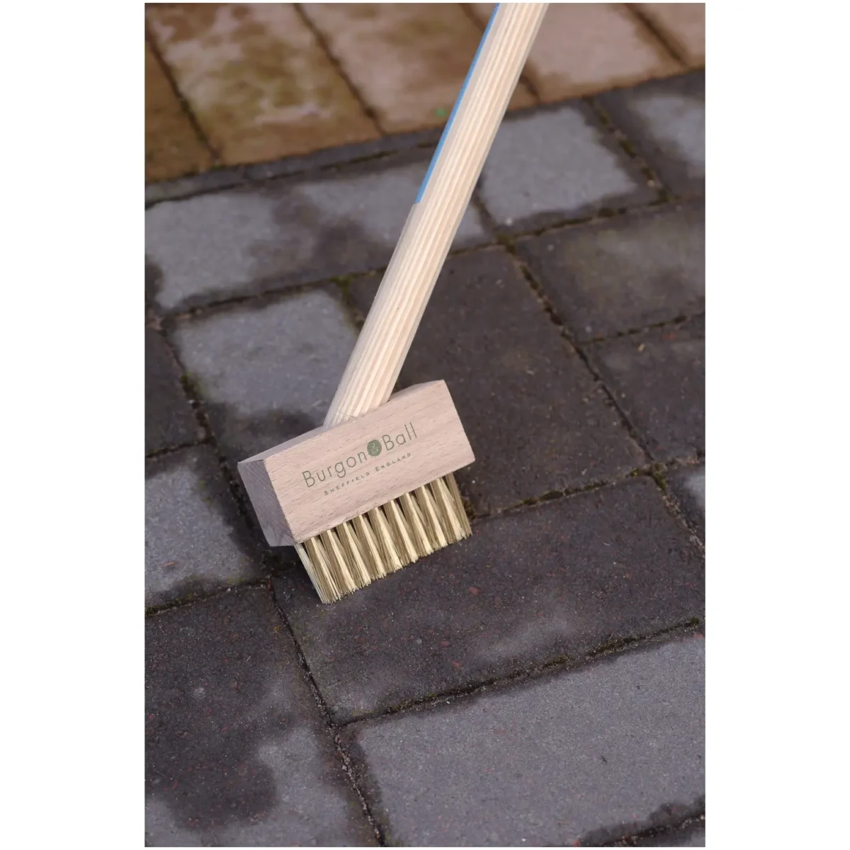 Burgon & Ball Miracle Block Paving Brush - Image 4