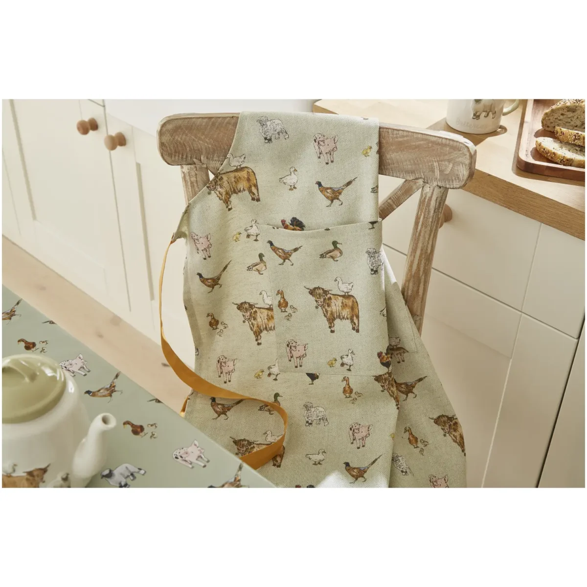 Cooksmart Buttercup Farm Apron - Image 3