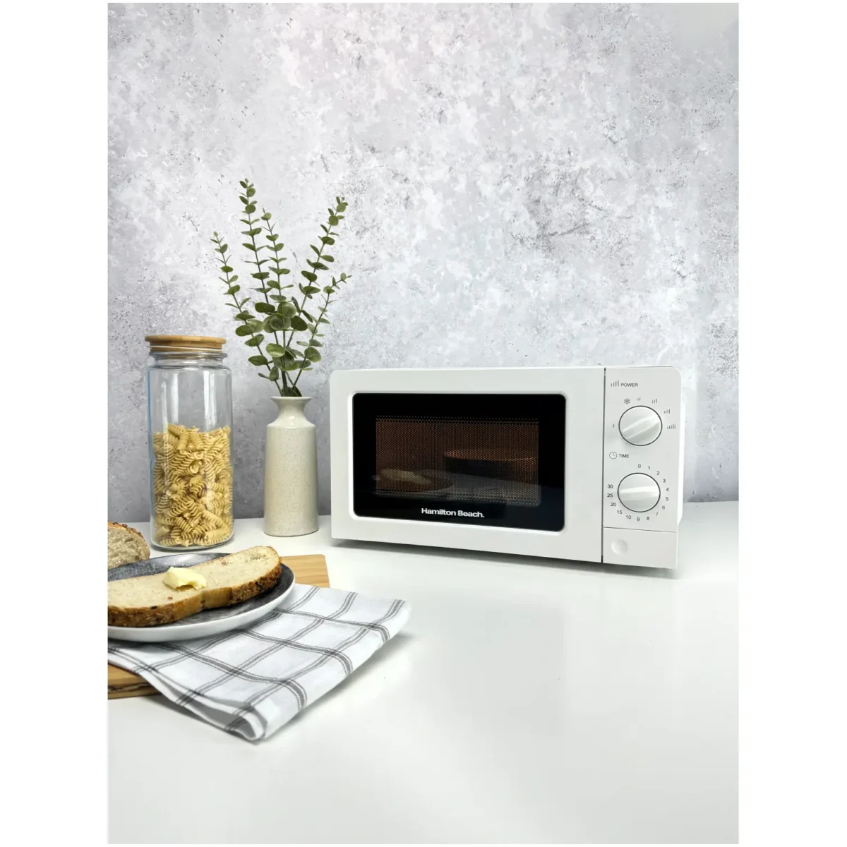 Hamilton Beach 700w 20l Microwave White - Image 5