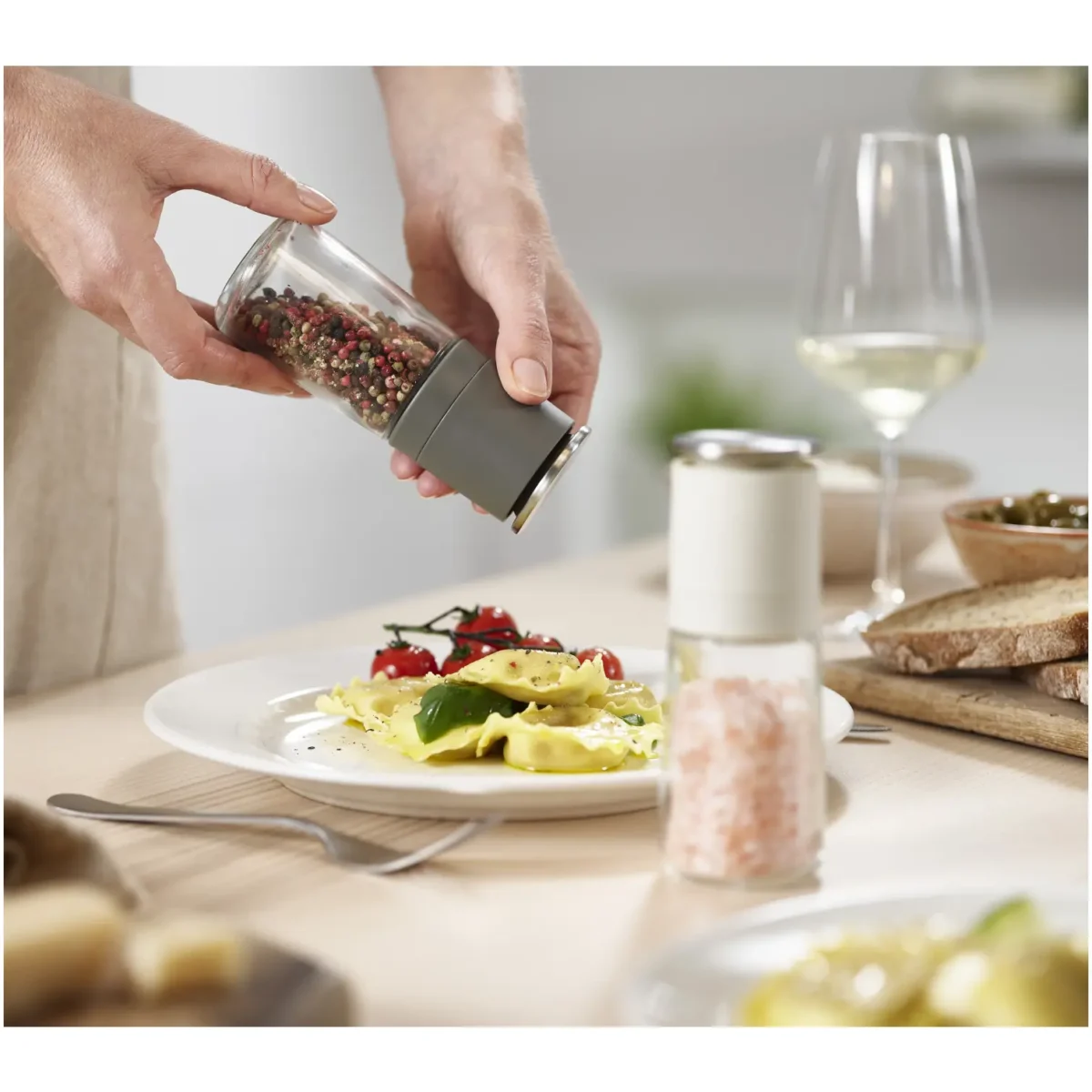 Joseph Joseph Duo No-Spill Salt & Pepper Set - Image 8