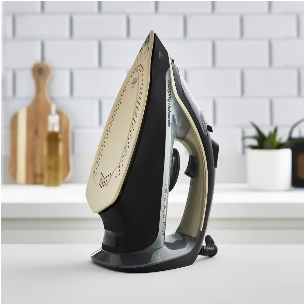 Morphy Richards 300302 2400w Crystal Clear Gold Iron - Image 13