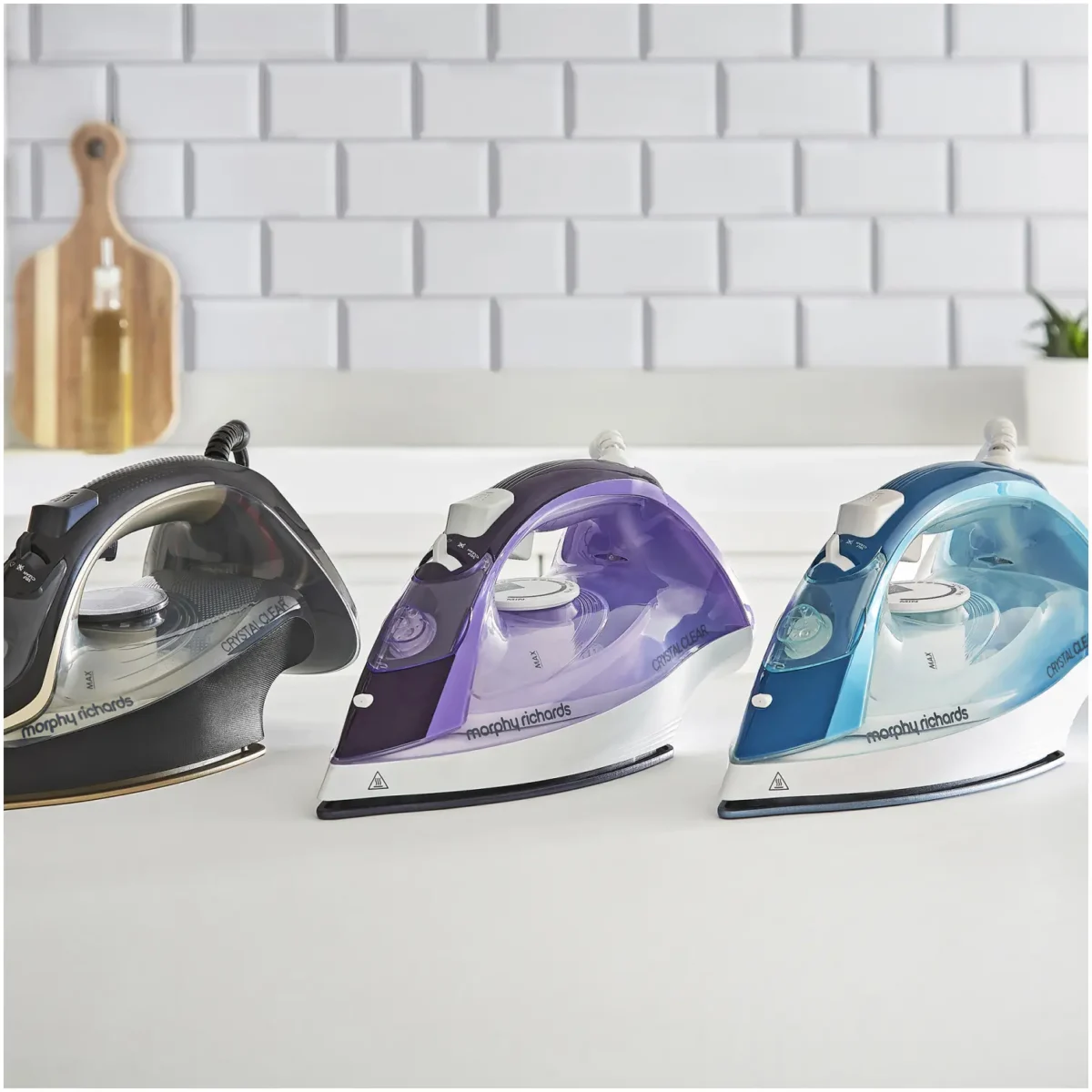 Morphy Richards 300302 2400w Crystal Clear Gold Iron - Image 20