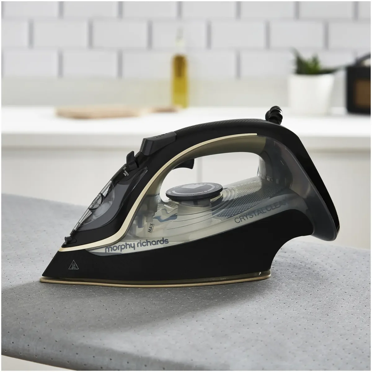 Morphy Richards 300302 2400w Crystal Clear Gold Iron - Image 21