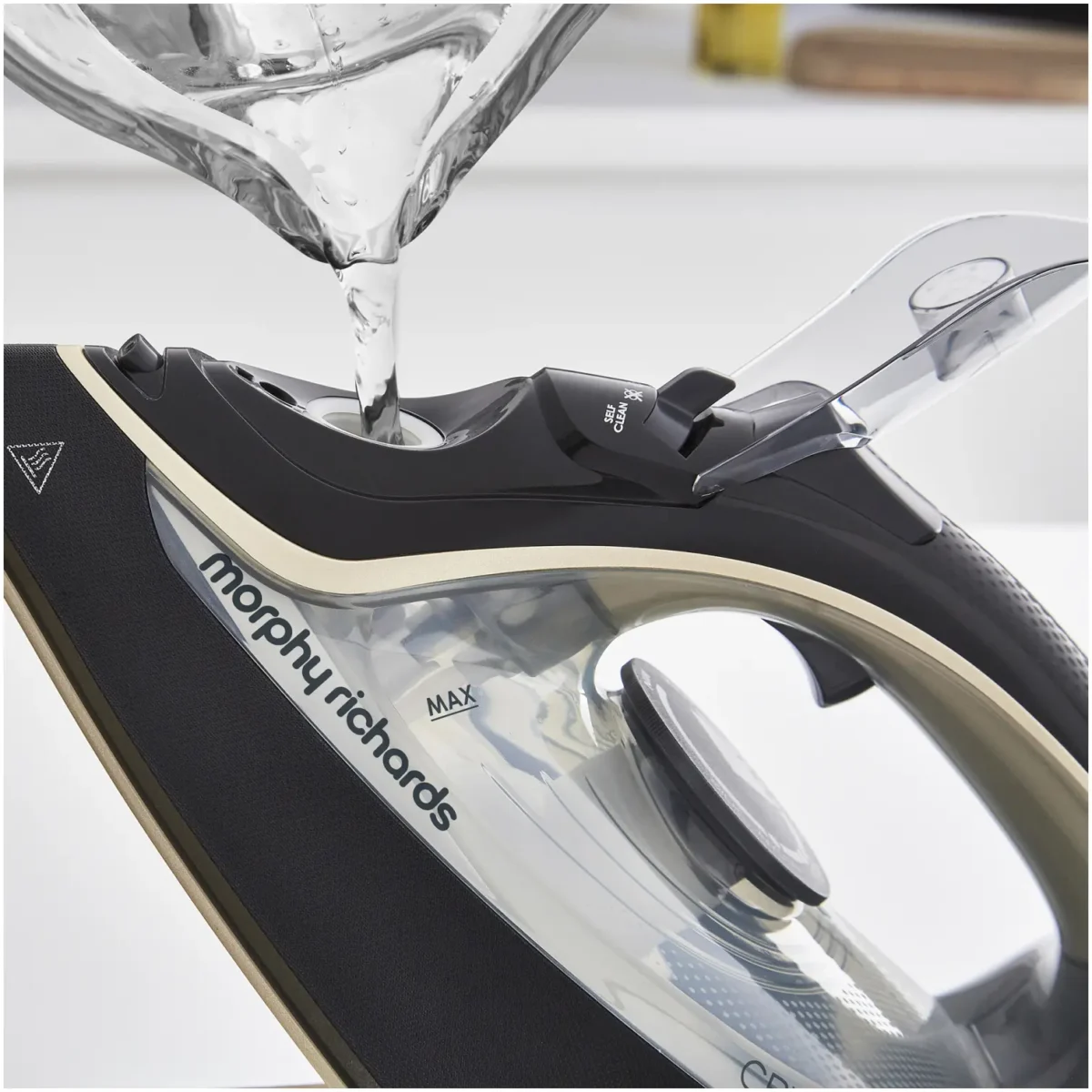 Morphy Richards 300302 2400w Crystal Clear Gold Iron - Image 27