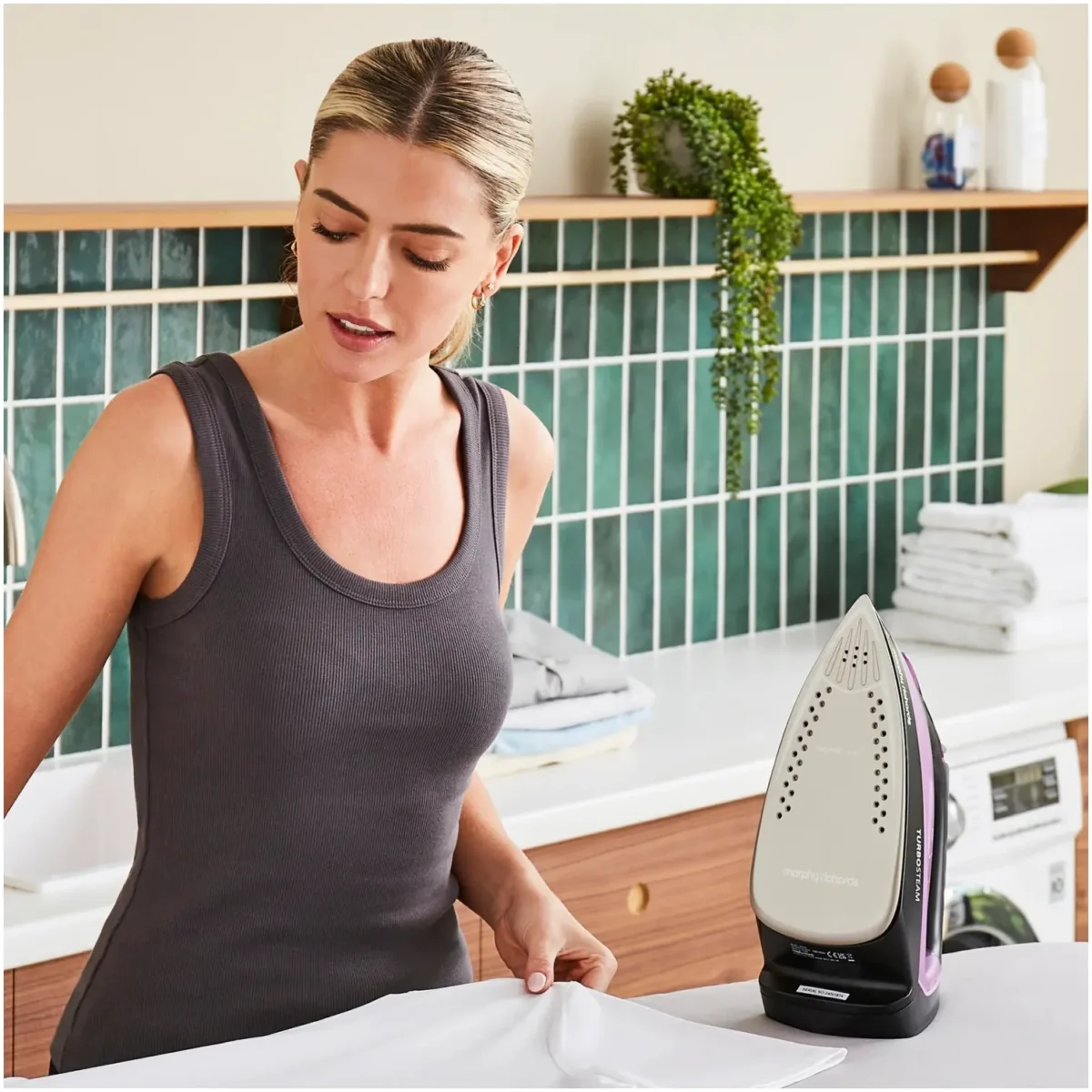 Morphy Richards 303140 Turbosteam Iron 2800w - Image 4