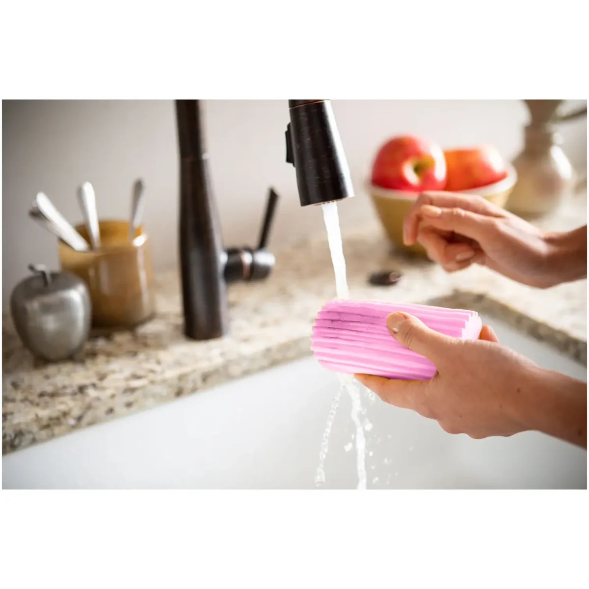 Scrub Daddy Damp Duster Pink - Image 2