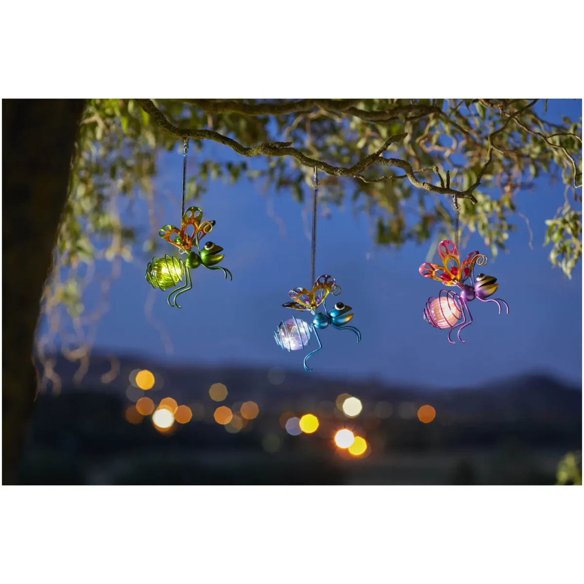 Smart Garden Solar Powered Bug Light - Image 1