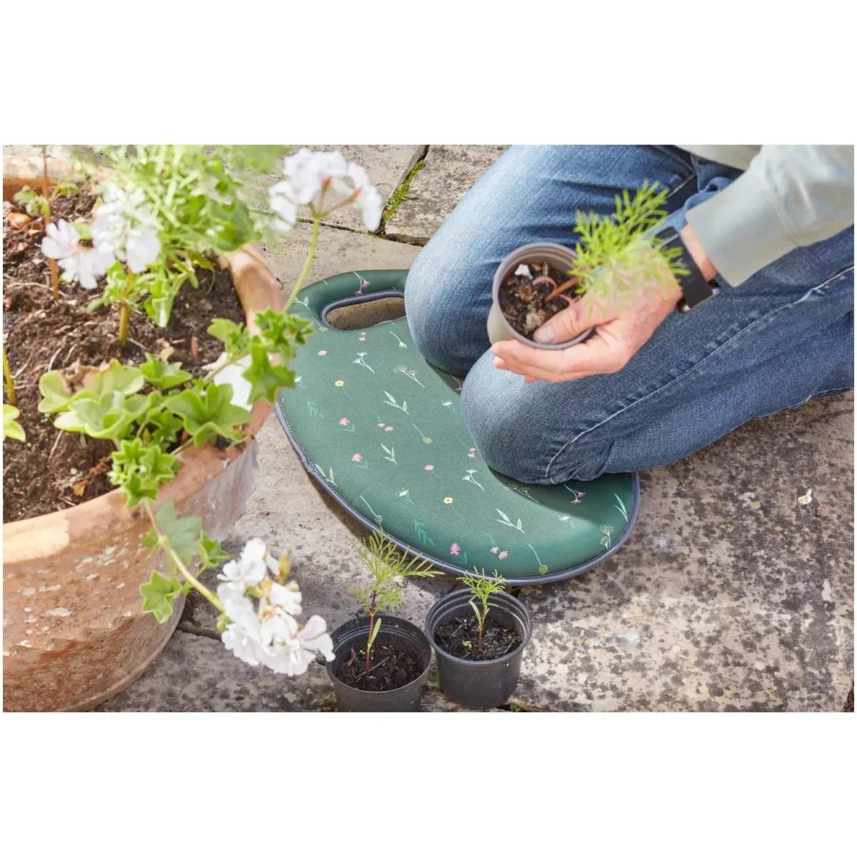 Smart Garden Deluxe Kneeler Pad Floral Bloom - Image 2